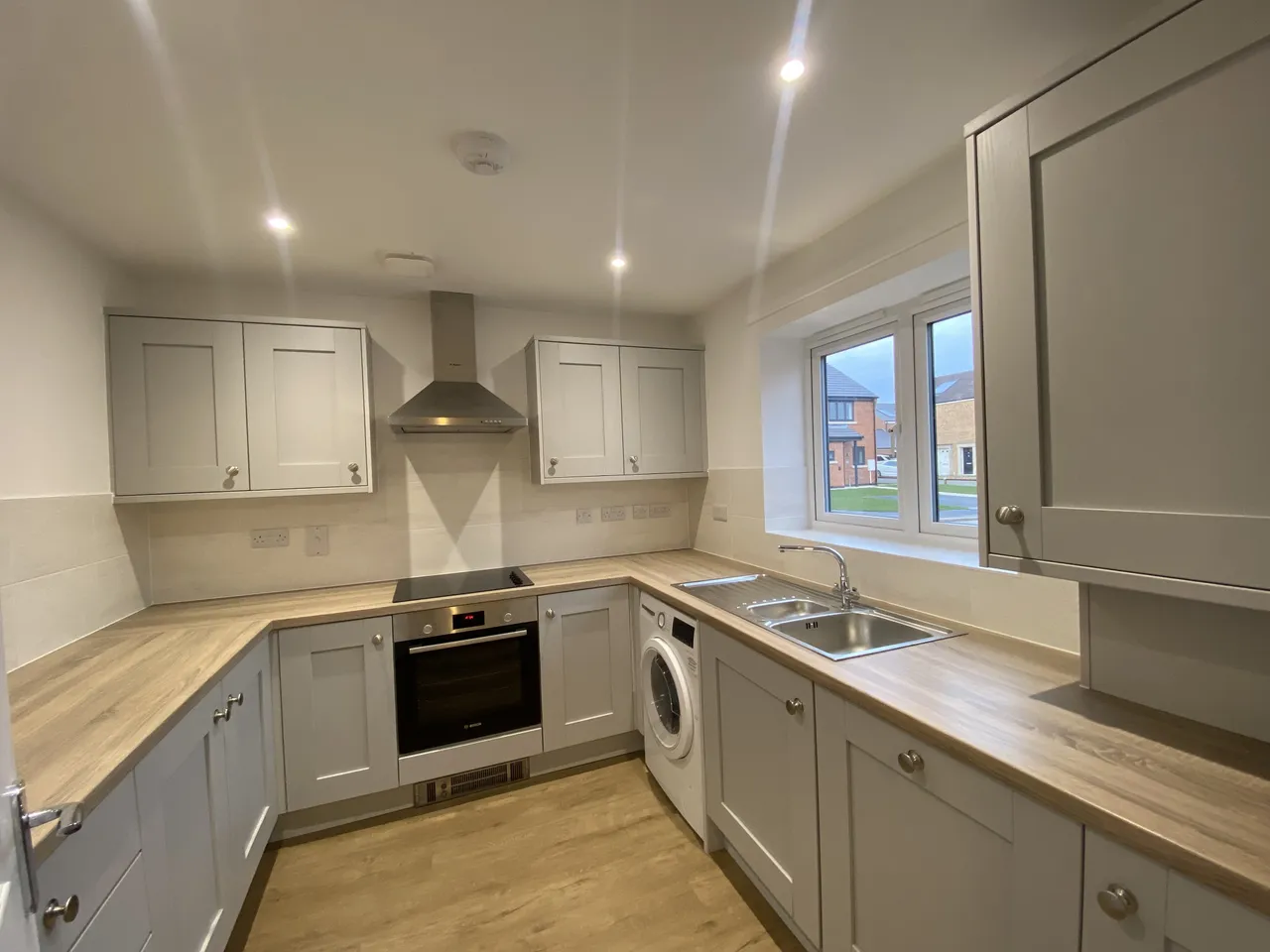 3 bed property to rent, Canons Close, NN17