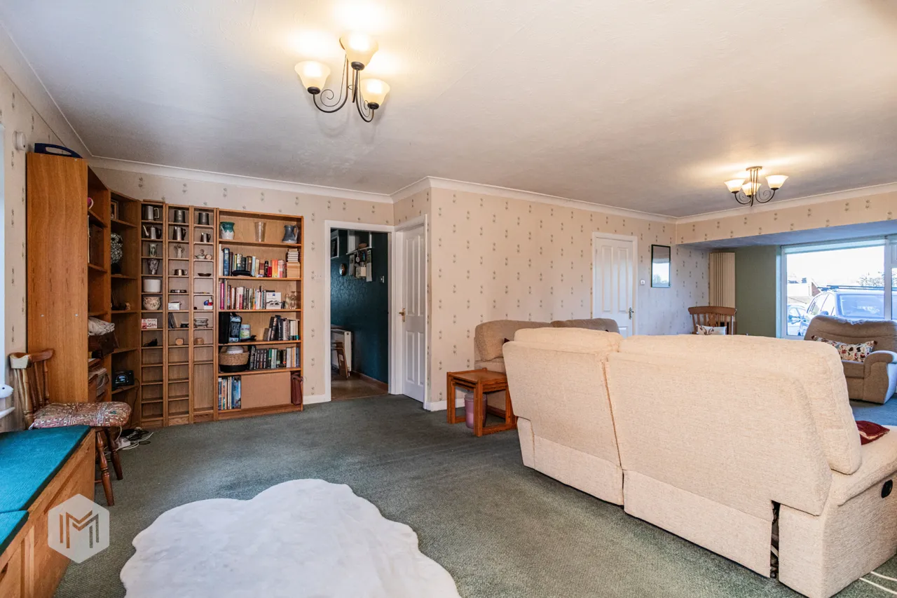 Kinloch Drive, Bolton, BL1 4LZ, photo 9