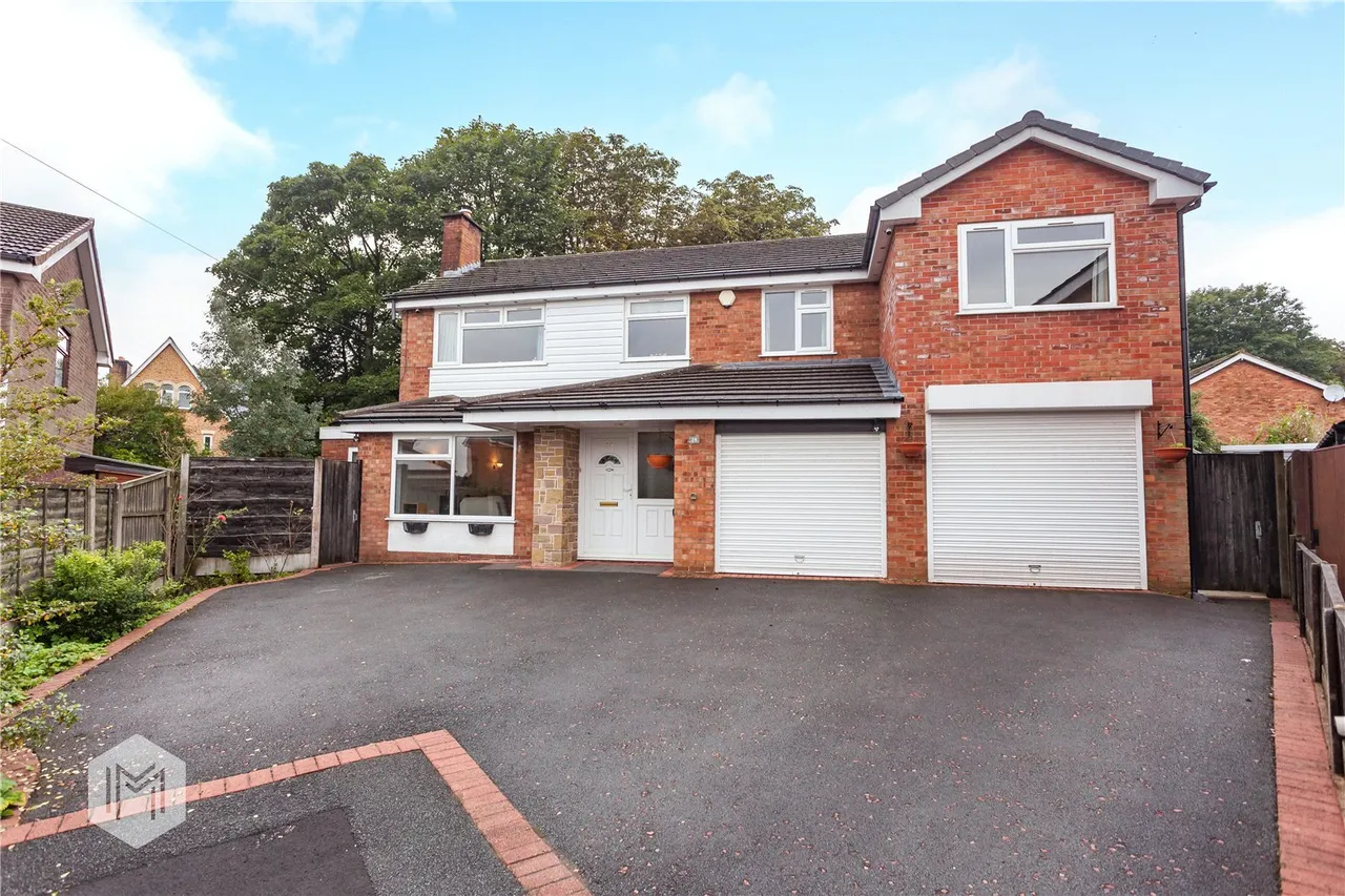 6 bed house for sale — Kinloch Drive, Bolton, BL1 4LZ