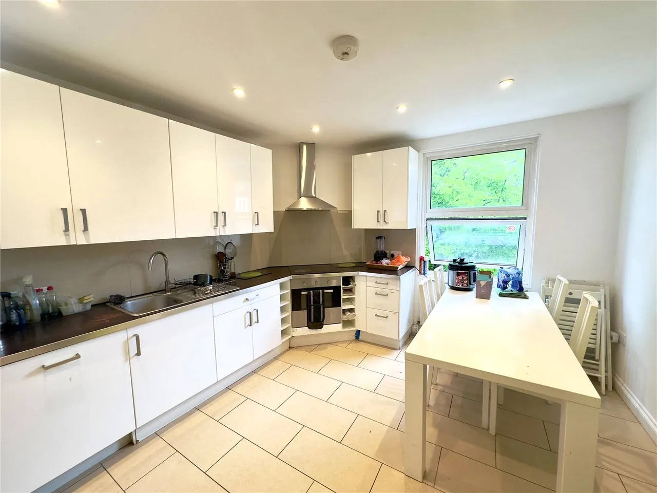 Finchley Road, London, NW3, photo 6