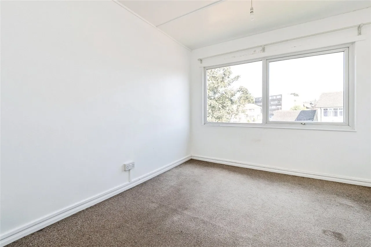 Wingrave Crescent, Brentwood, Essex, CM14, photo 8