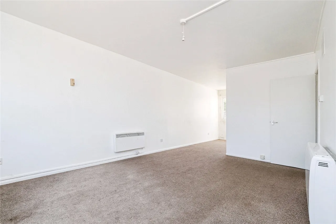 Wingrave Crescent, Brentwood, Essex, CM14, photo 6