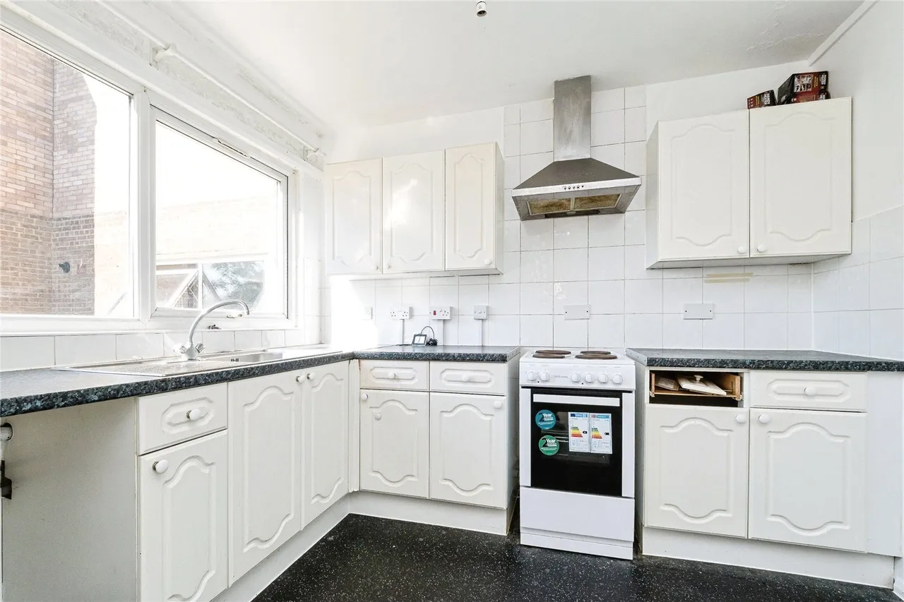 Wingrave Crescent, Brentwood, Essex, CM14, photo 12