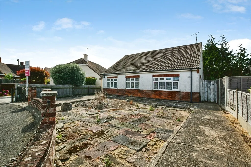 3 bed house for sale — Lumley Crescent, SKEGNESS