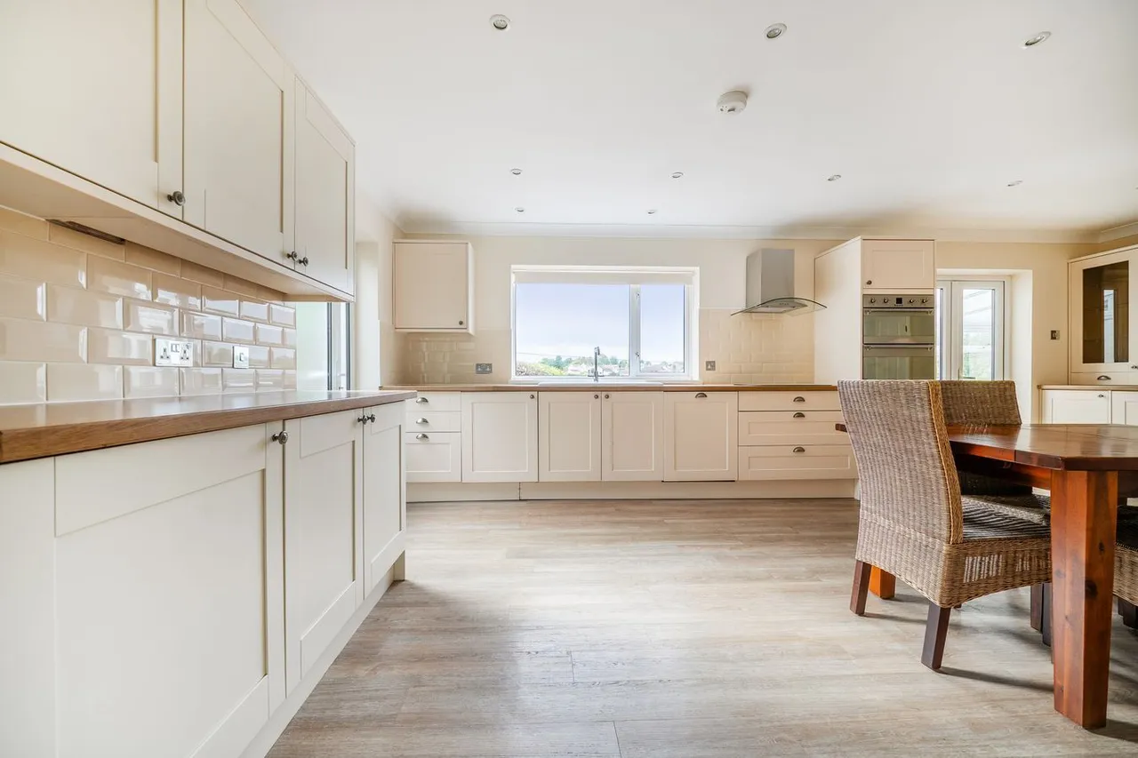 Upper Marsh Road, Warminster, BA12, photo 5