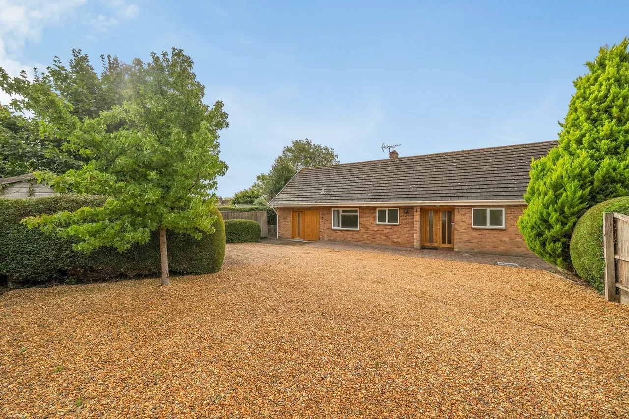 3 bed house for sale, Upper Marsh Road, Warminster, BA12