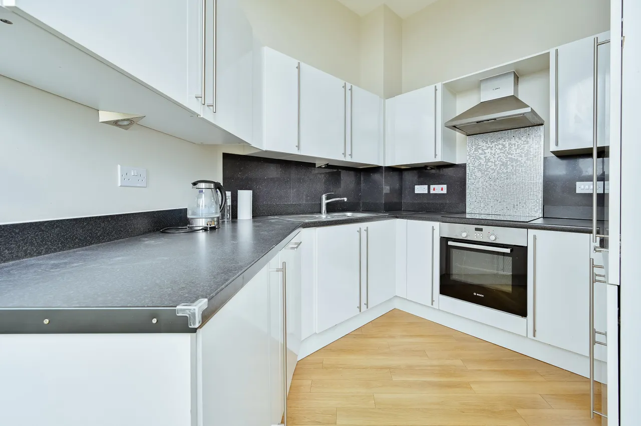 82 Flanders Court, 12-14 St Albans Road, Watford, photo 3