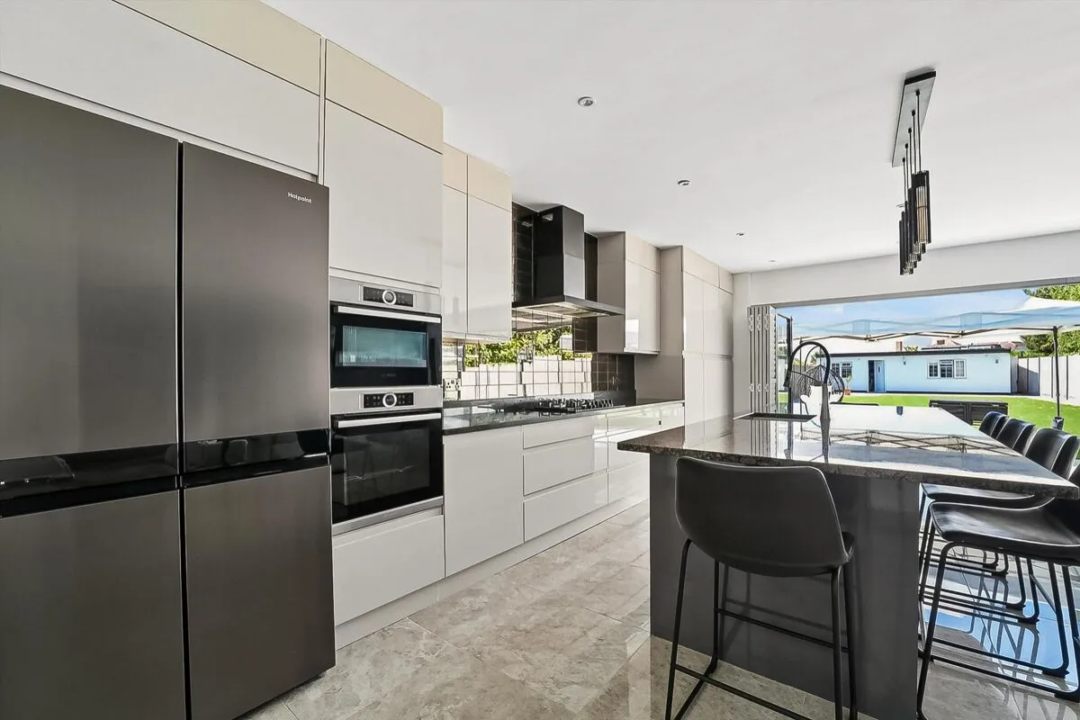 Harlington Road, Uxbridge, UB8, photo 14