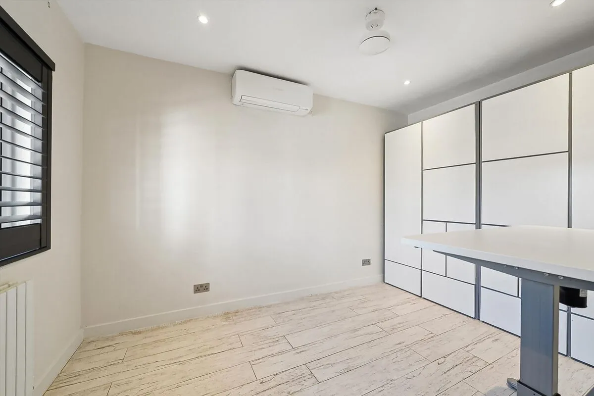 Harlington Road, Uxbridge, UB8, photo 8