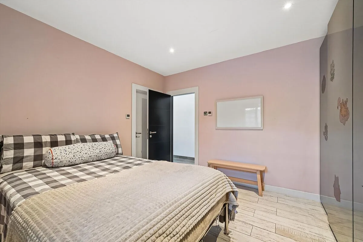 Harlington Road, Uxbridge, UB8, photo 17