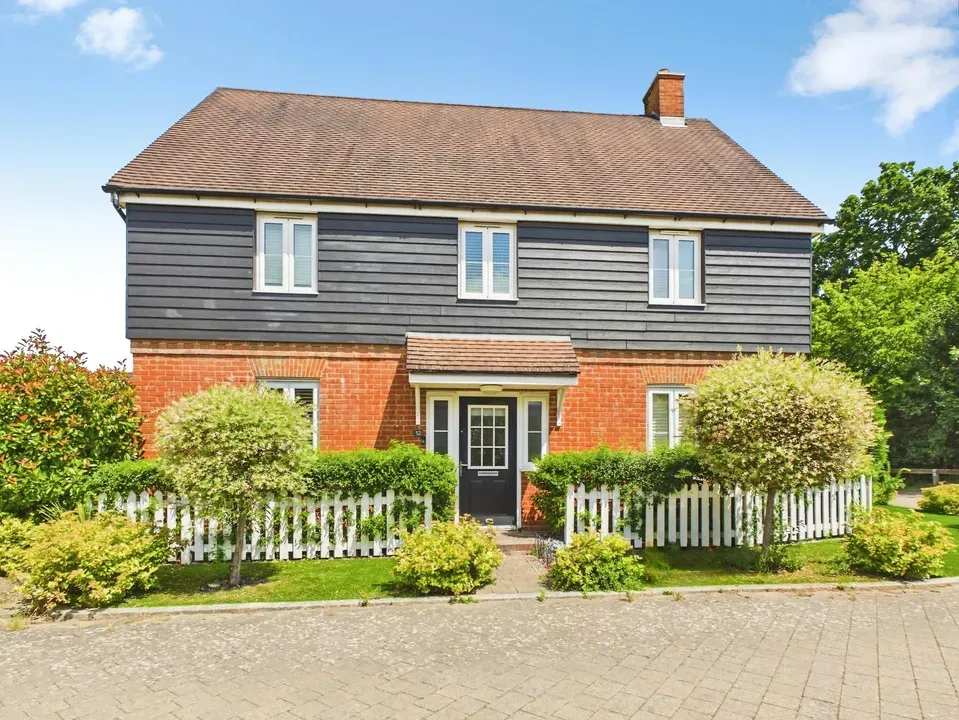 4 bed house for sale — Harding Lane, Broadbridge Heath, Horsham