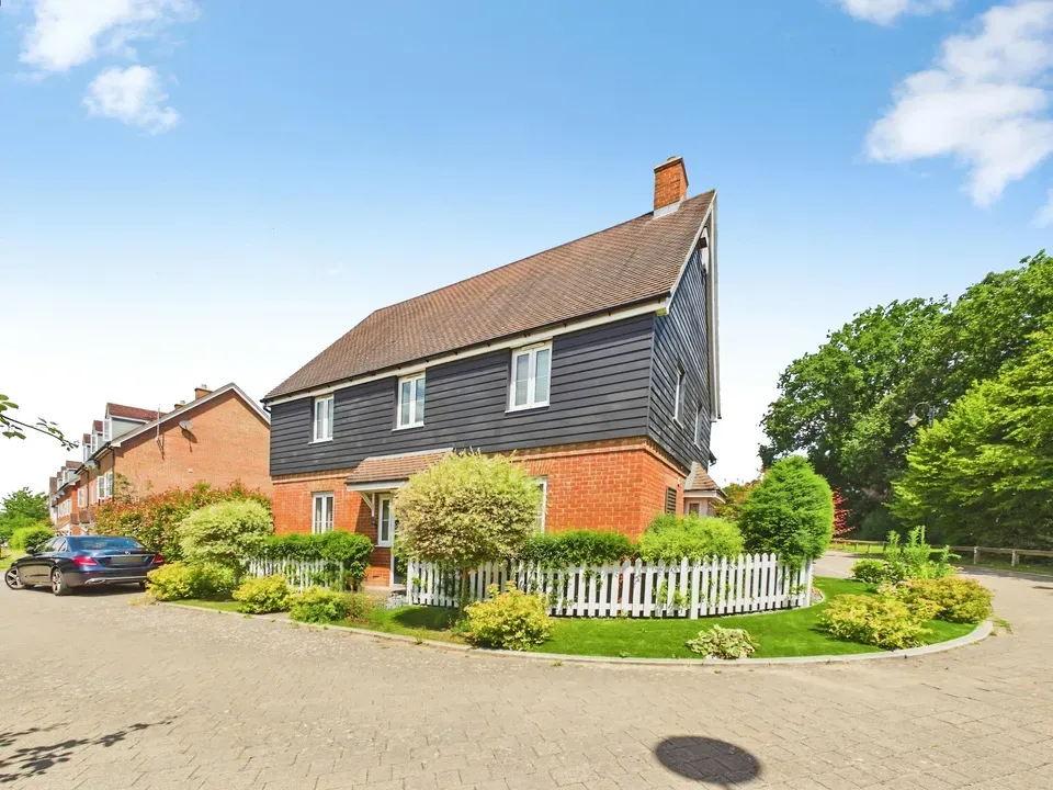 Harding Lane, Broadbridge Heath, Horsham, photo 12
