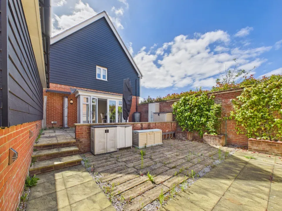 Harding Lane, Broadbridge Heath, Horsham, photo 9