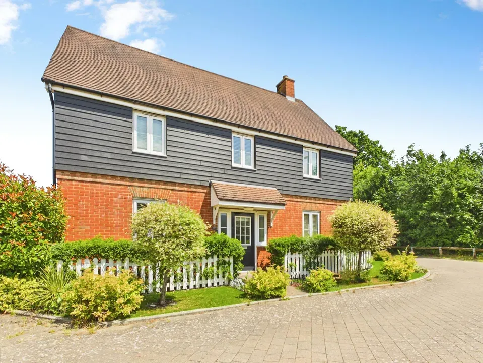 Harding Lane, Broadbridge Heath, Horsham, photo 11