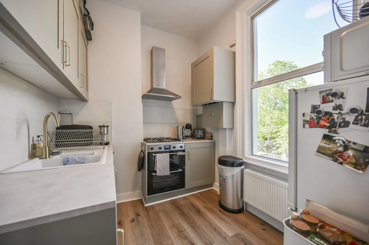 First Floor Flat, 35 Oakfield Road, London, photo 6
