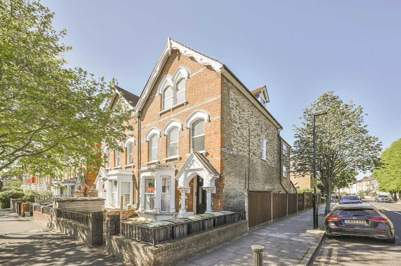 2 bed flat for sale — First Floor Flat, 35 Oakfield Road, London