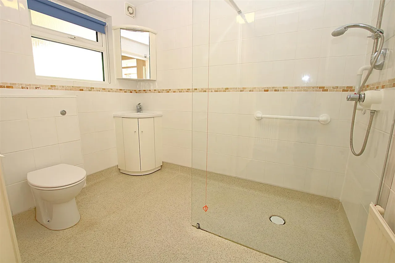 Wootton Brook Close, East Hunsbury, photo 9