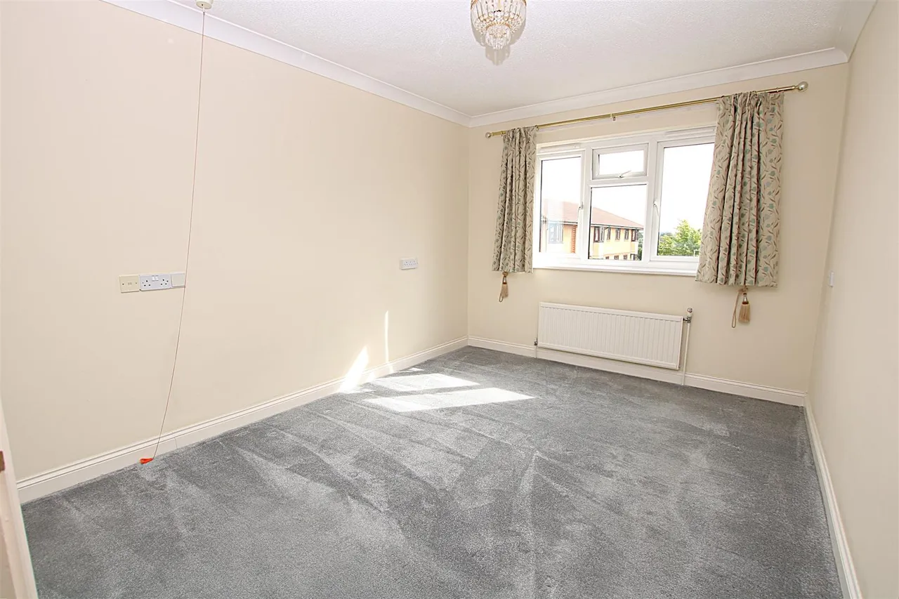 Wootton Brook Close, East Hunsbury, photo 7