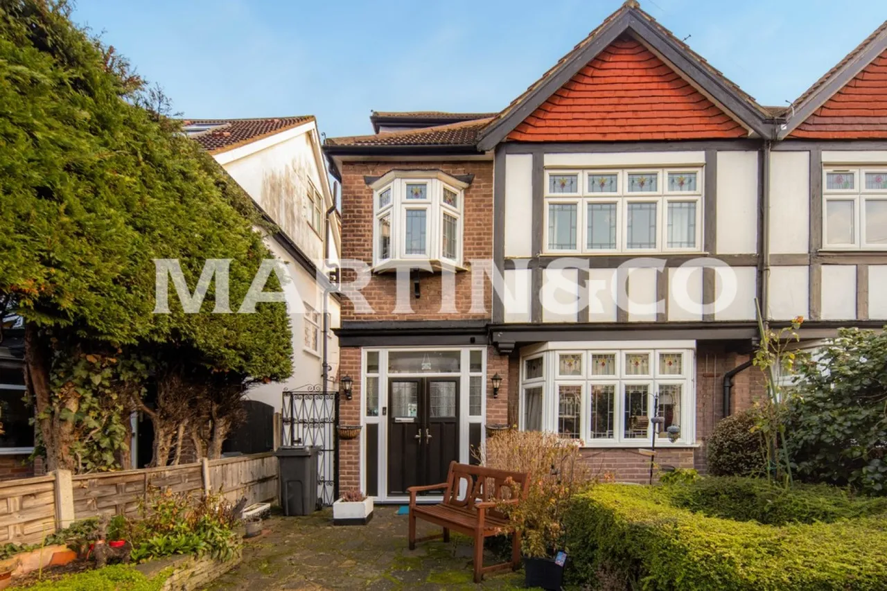 5 bed house for sale — Elm Close