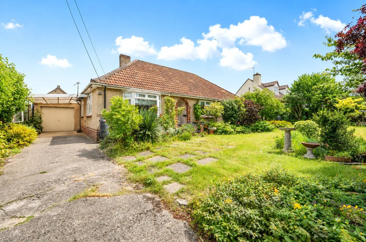 4 bed house for sale, Stoke Road, Henlade, TA3