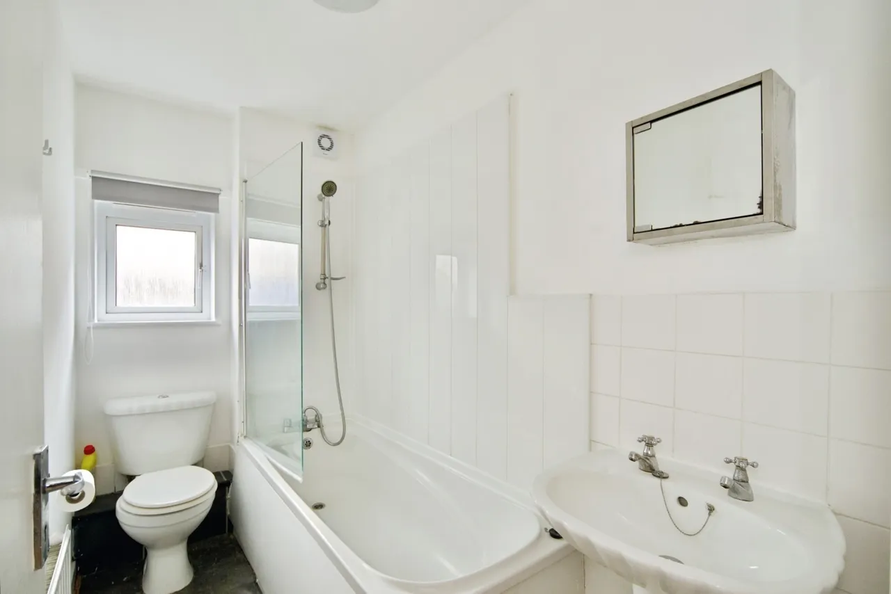 St Marys Court, Rainhill Way, Bow, E3, photo 6