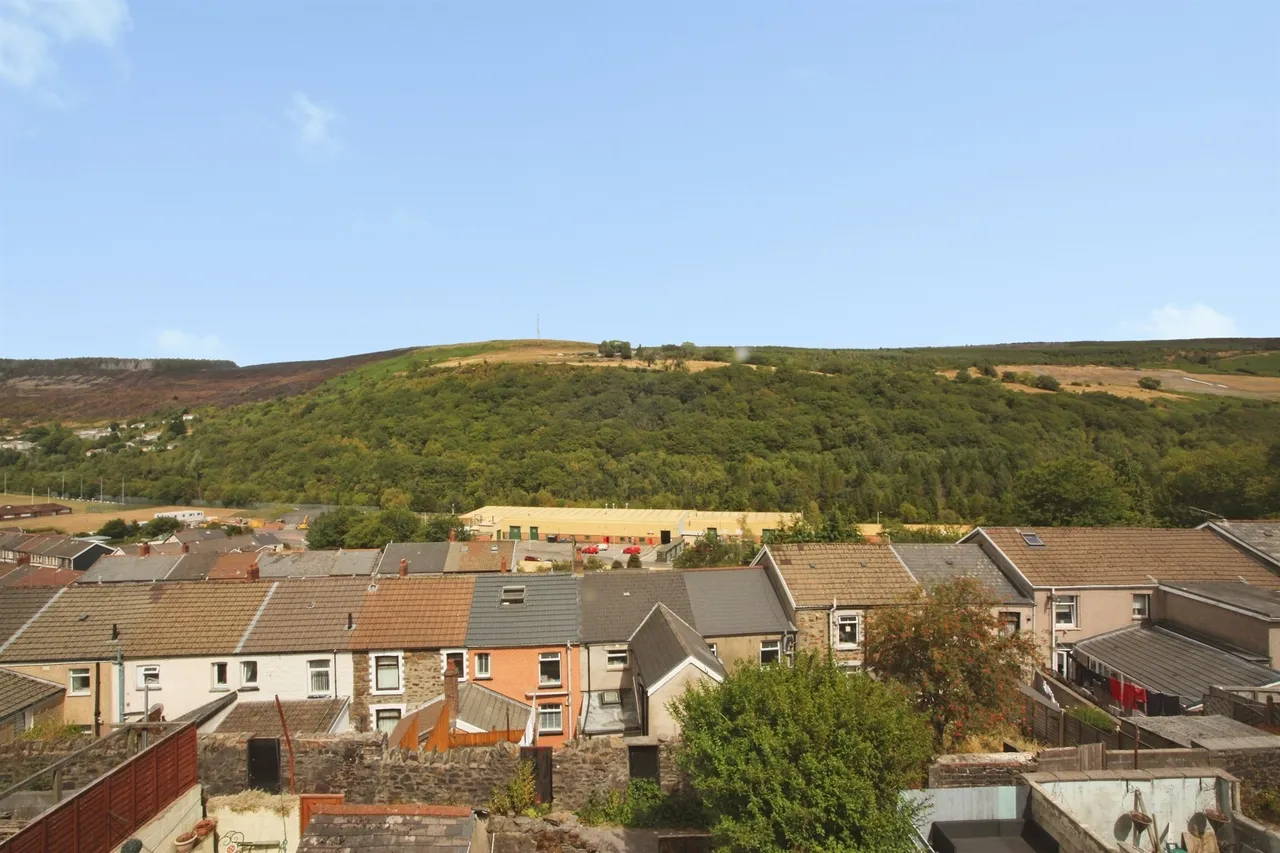 Duffryn Street, Ferndale, CF43, photo 14