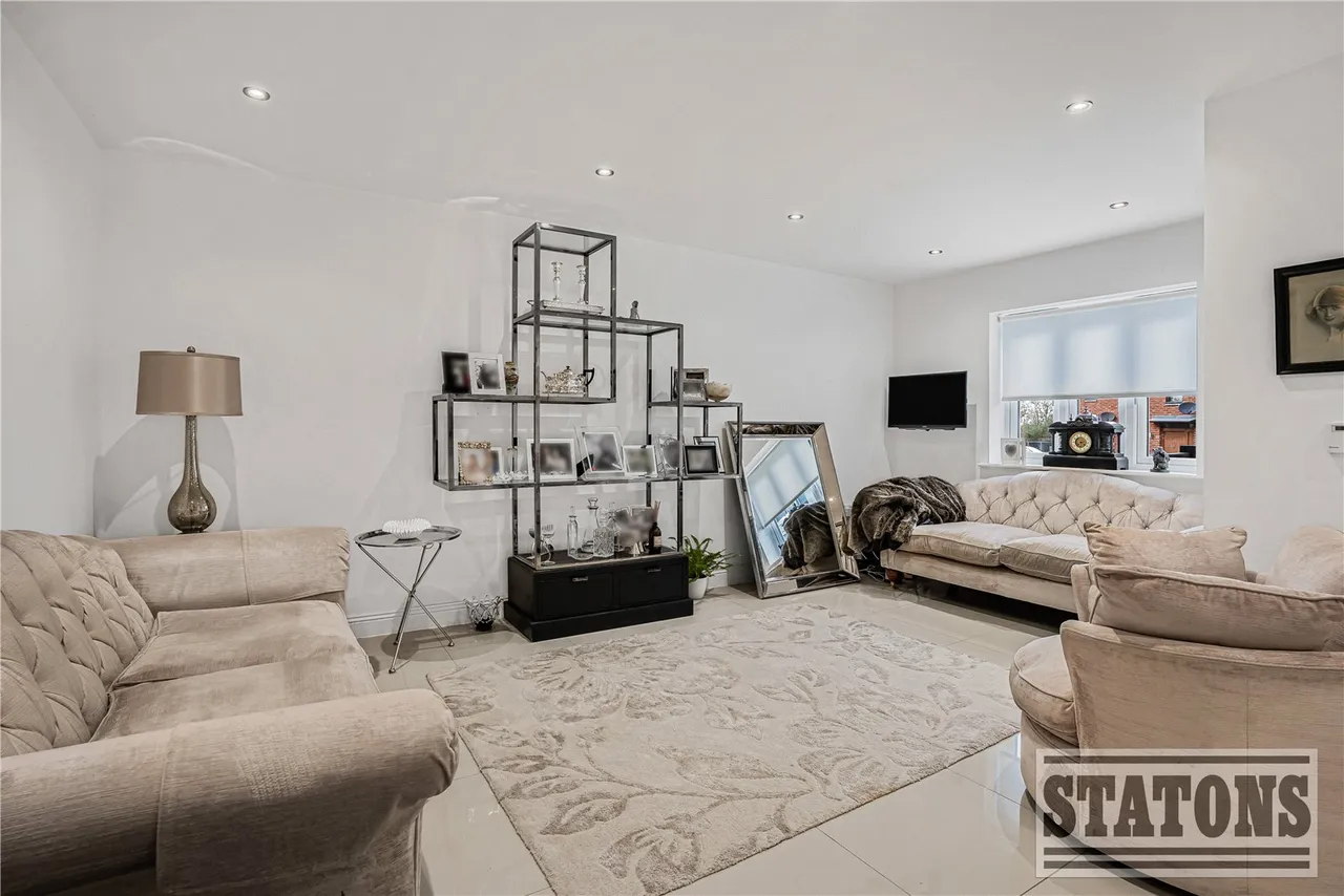 Green Close, Brookmans Park, Hertfordshire, AL9 7ST, photo 2