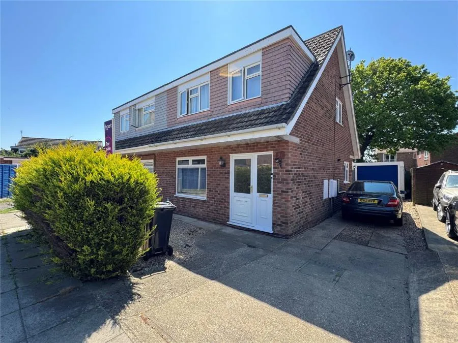 3 bed house for sale, Becontree Close, Clacton-on-Sea, CO15