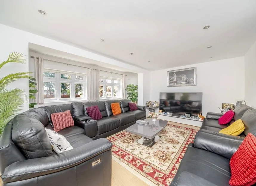 Woodcote Avenue, Mill Hill, NW7, photo 2