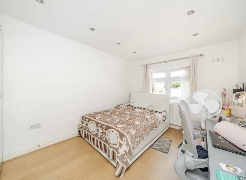 Woodcote Avenue, Mill Hill, NW7, photo 8