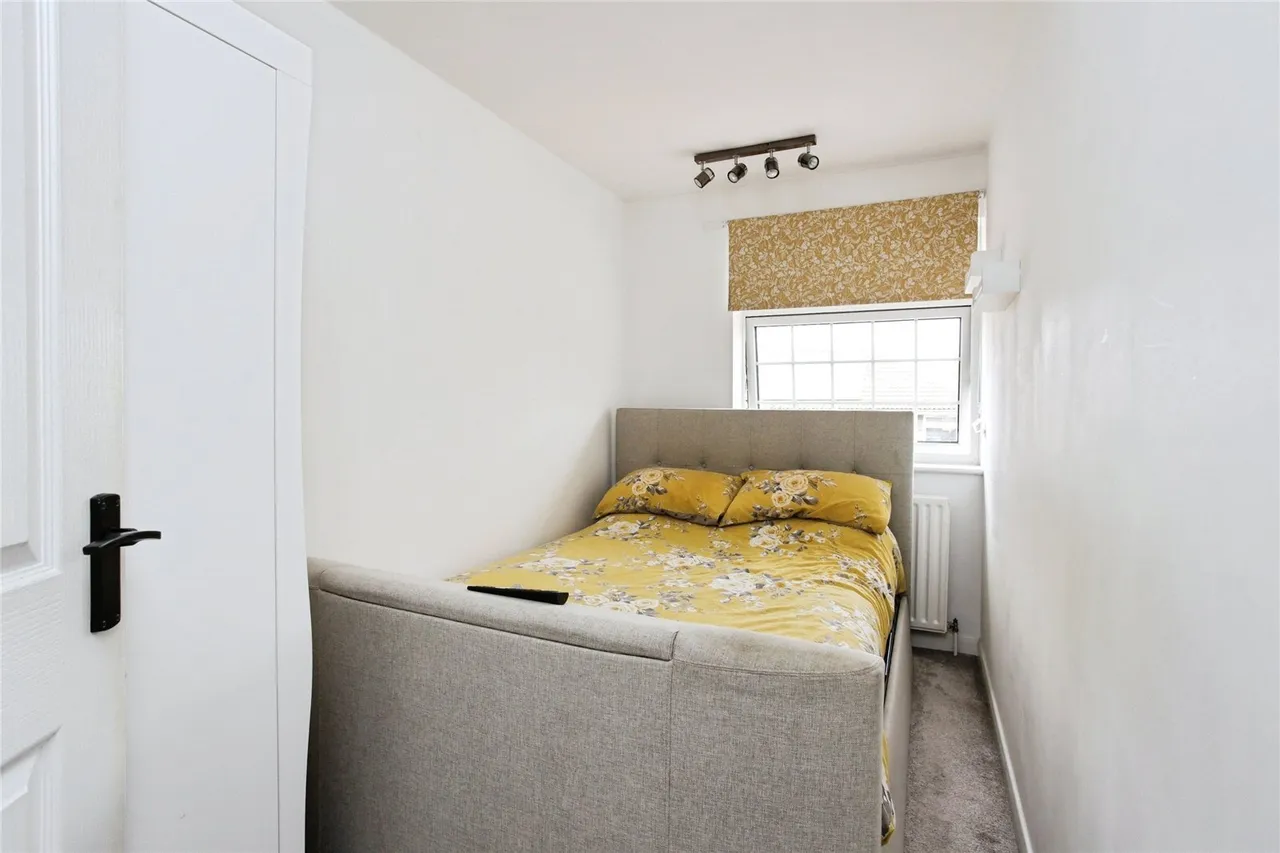 Driffield Gardens, Tonbridge, TN9, photo 9