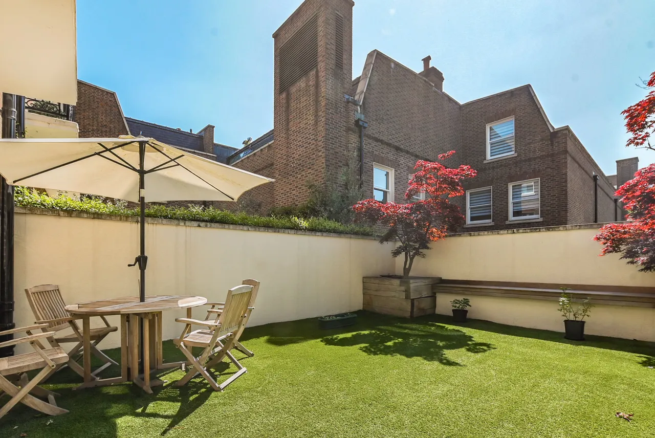 67 Bourne Street, London, photo 4
