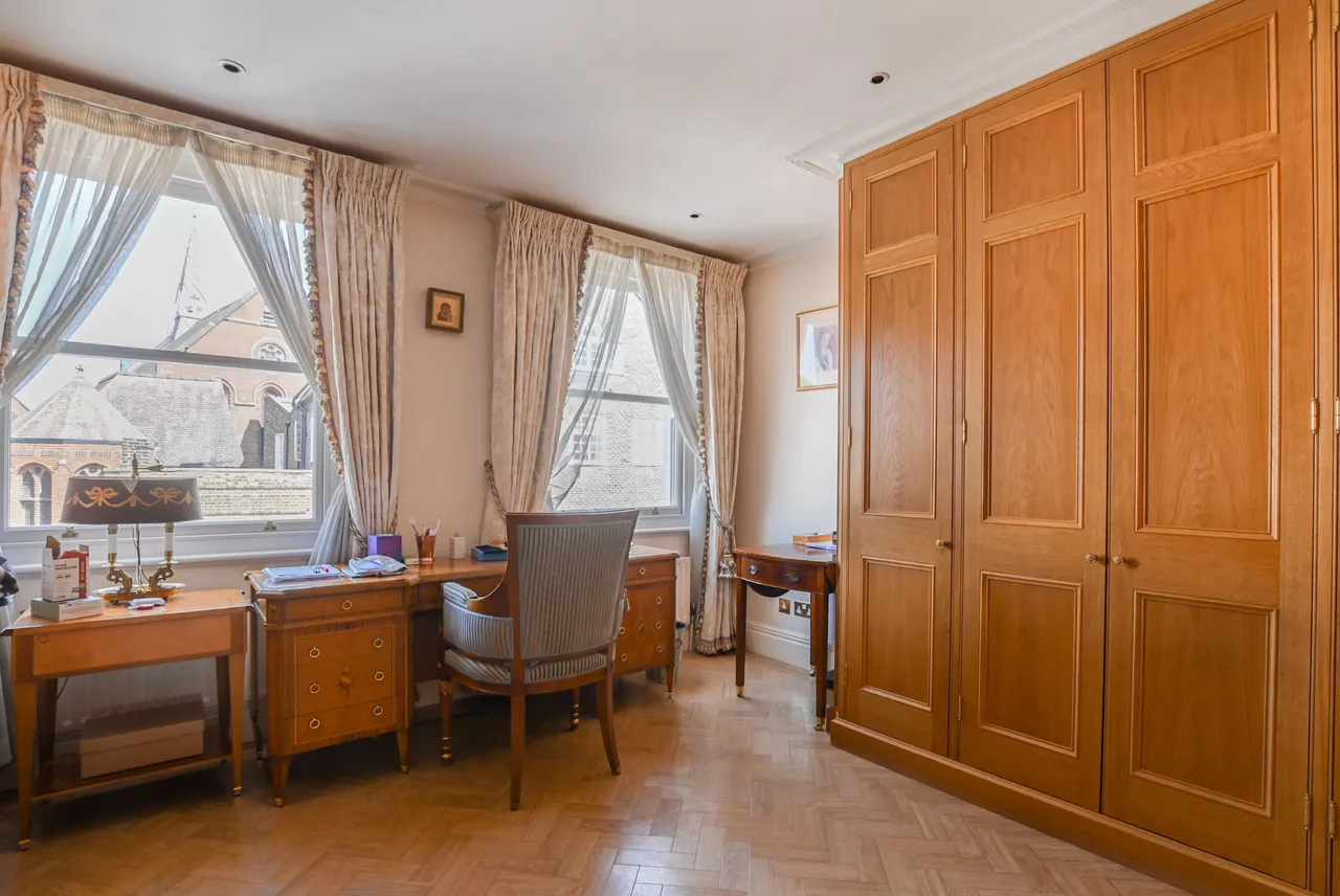 67 Bourne Street, London, photo 11