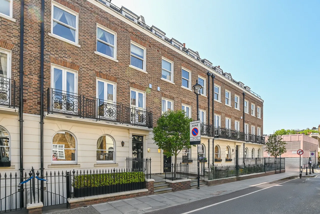6 bed house for sale — 67 Bourne Street, London