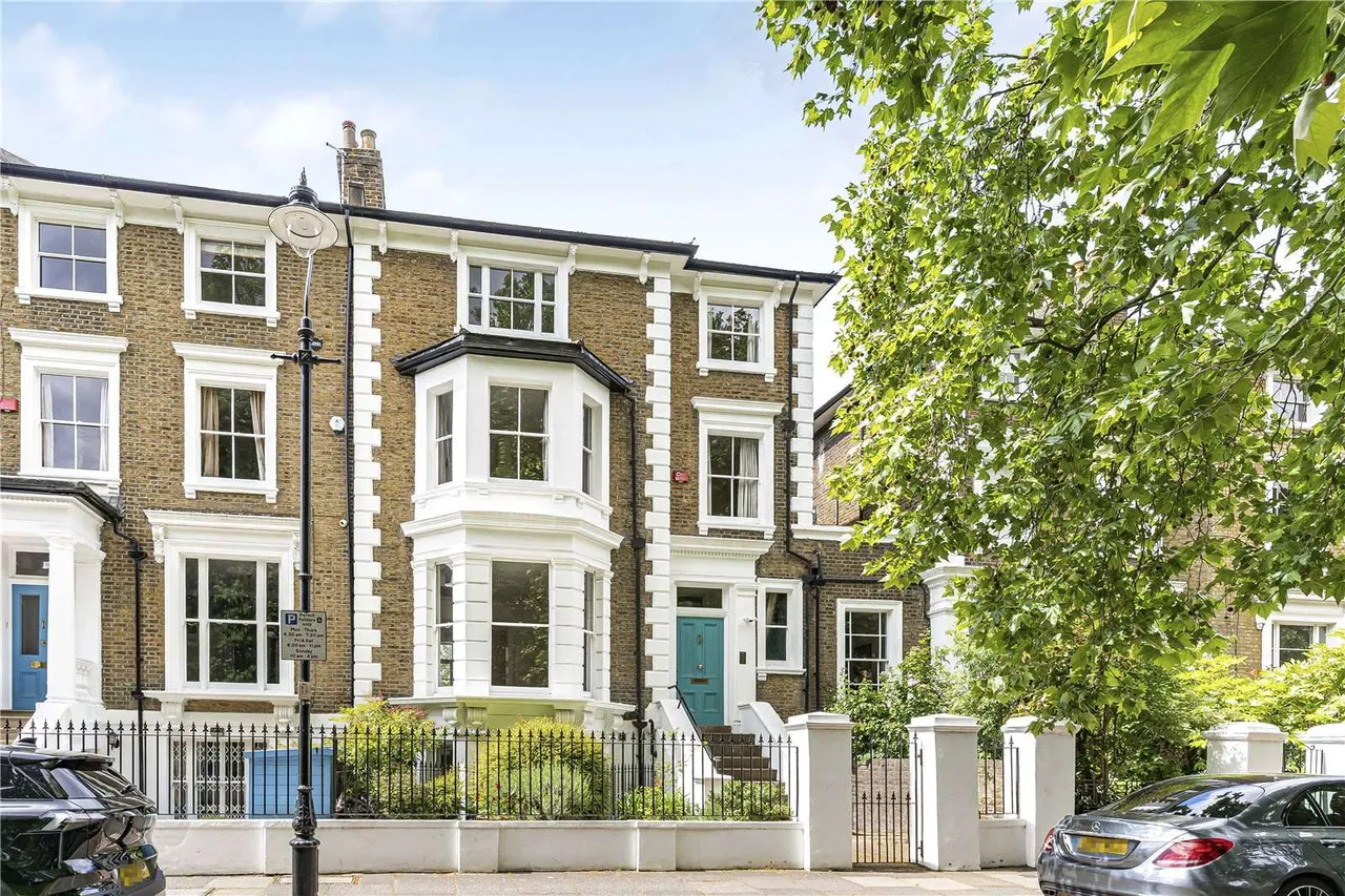8 bed house for sale — The Common, London, W5 3TR