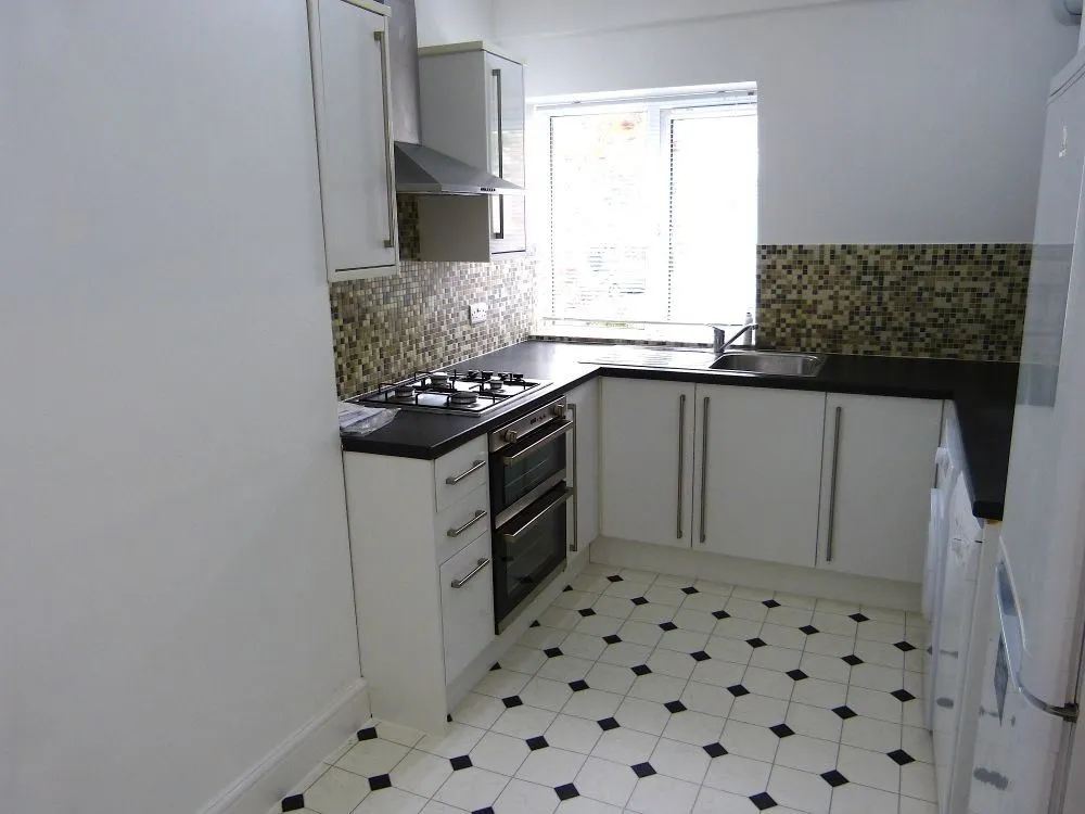 2 bed flat to rent Wentworth Road, London NW11, photo 9