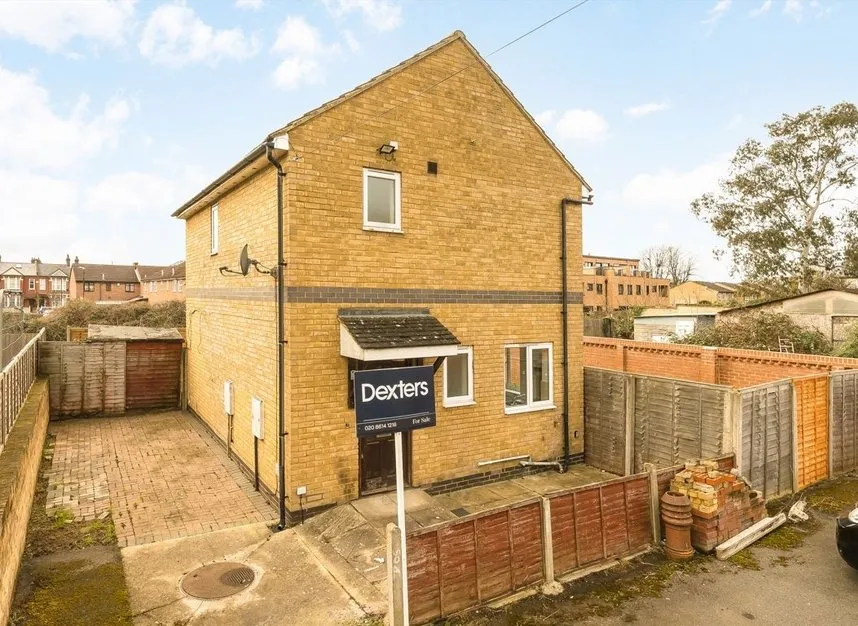 3 bed house for sale — Longley Road, Tooting, SW17