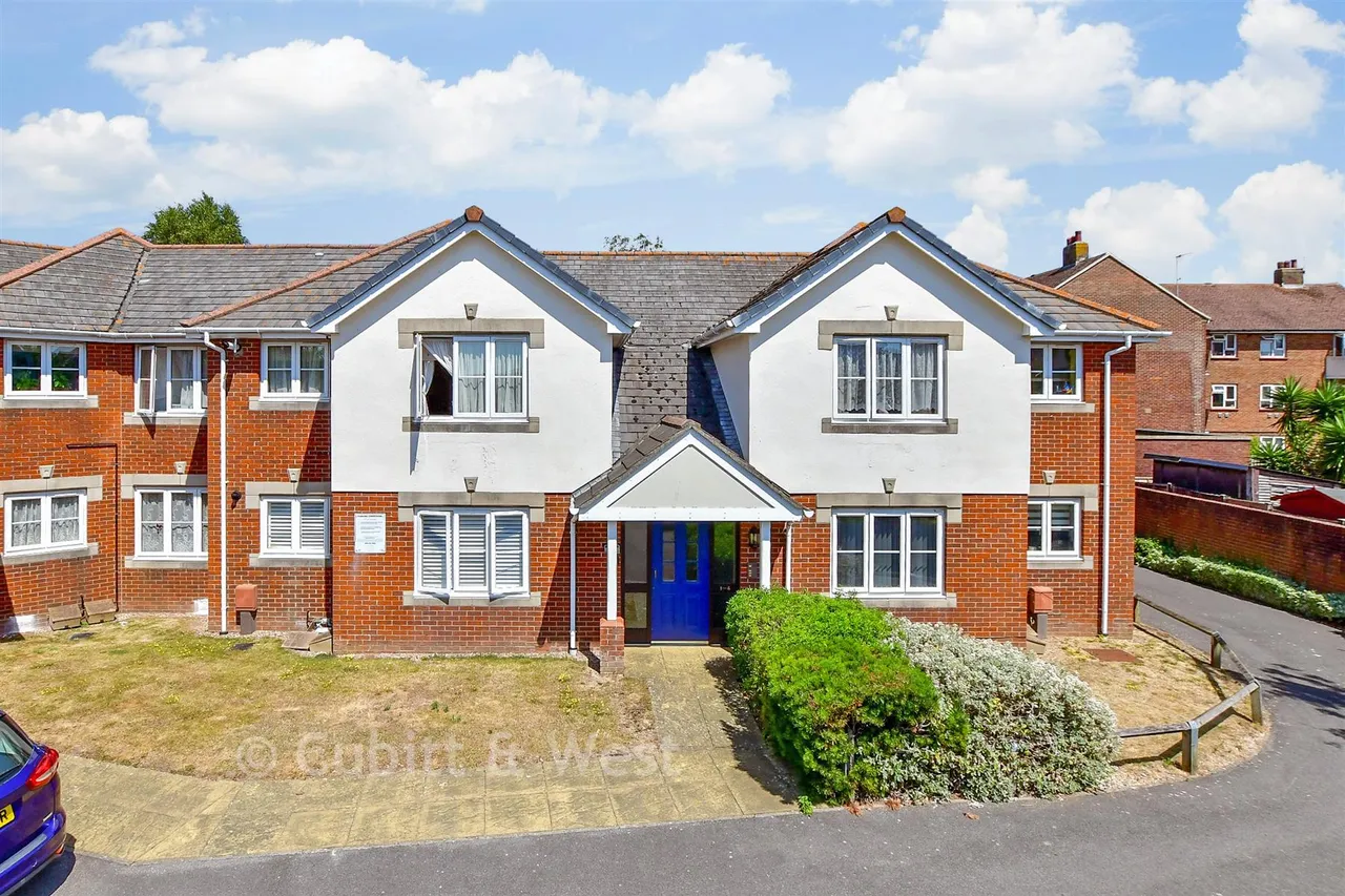 2 bed flat for sale, Kirpal Road, Portsmouth, PO3