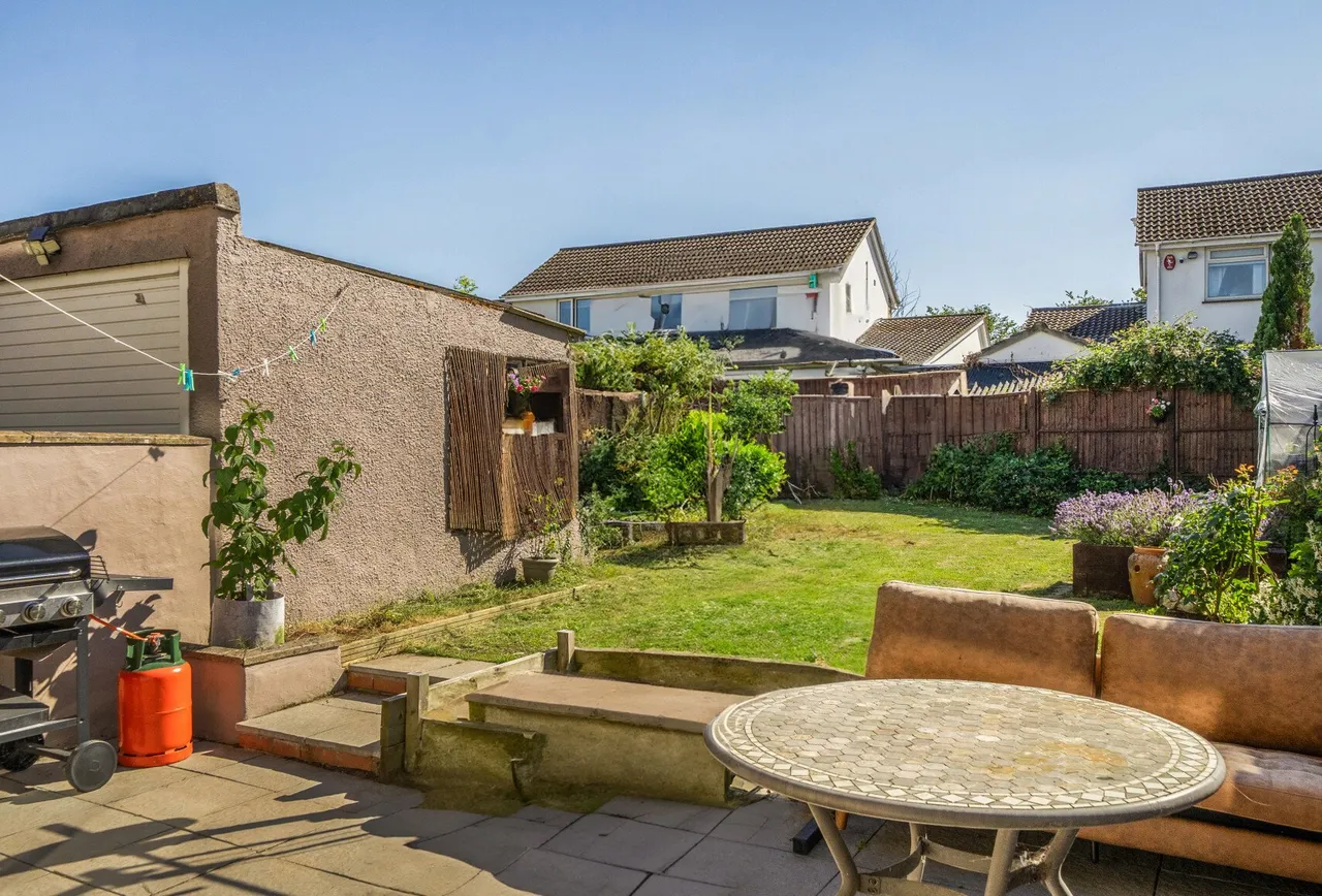 Court Road, Gloucestershire, Frampton Cotterell, BS36 2DN, photo 18