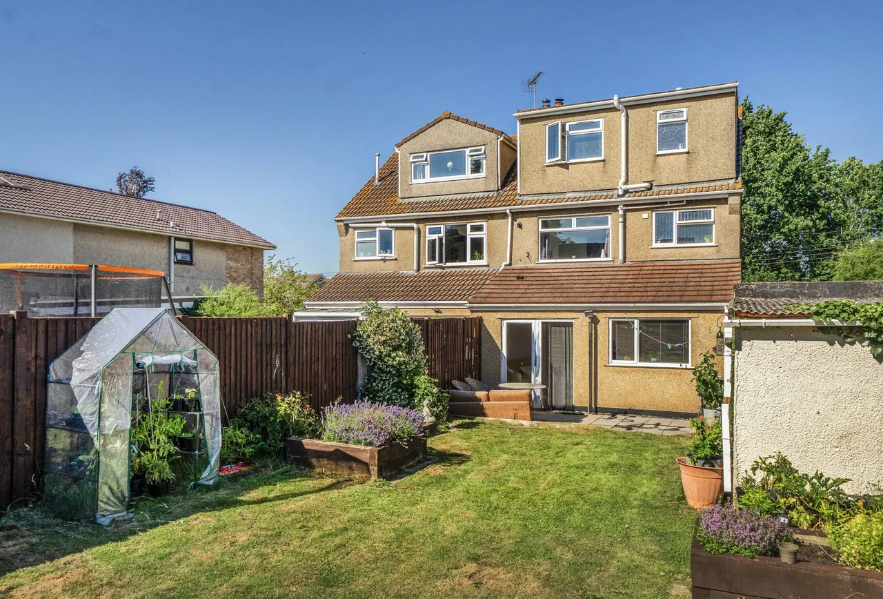 Court Road, Gloucestershire, Frampton Cotterell, BS36 2DN, photo 5