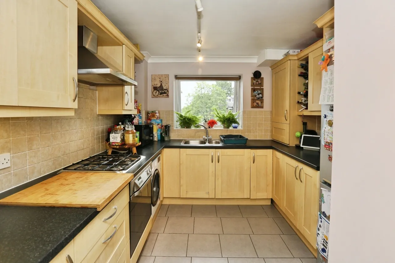 Regents Park Road, Southampton, SO15, photo 6