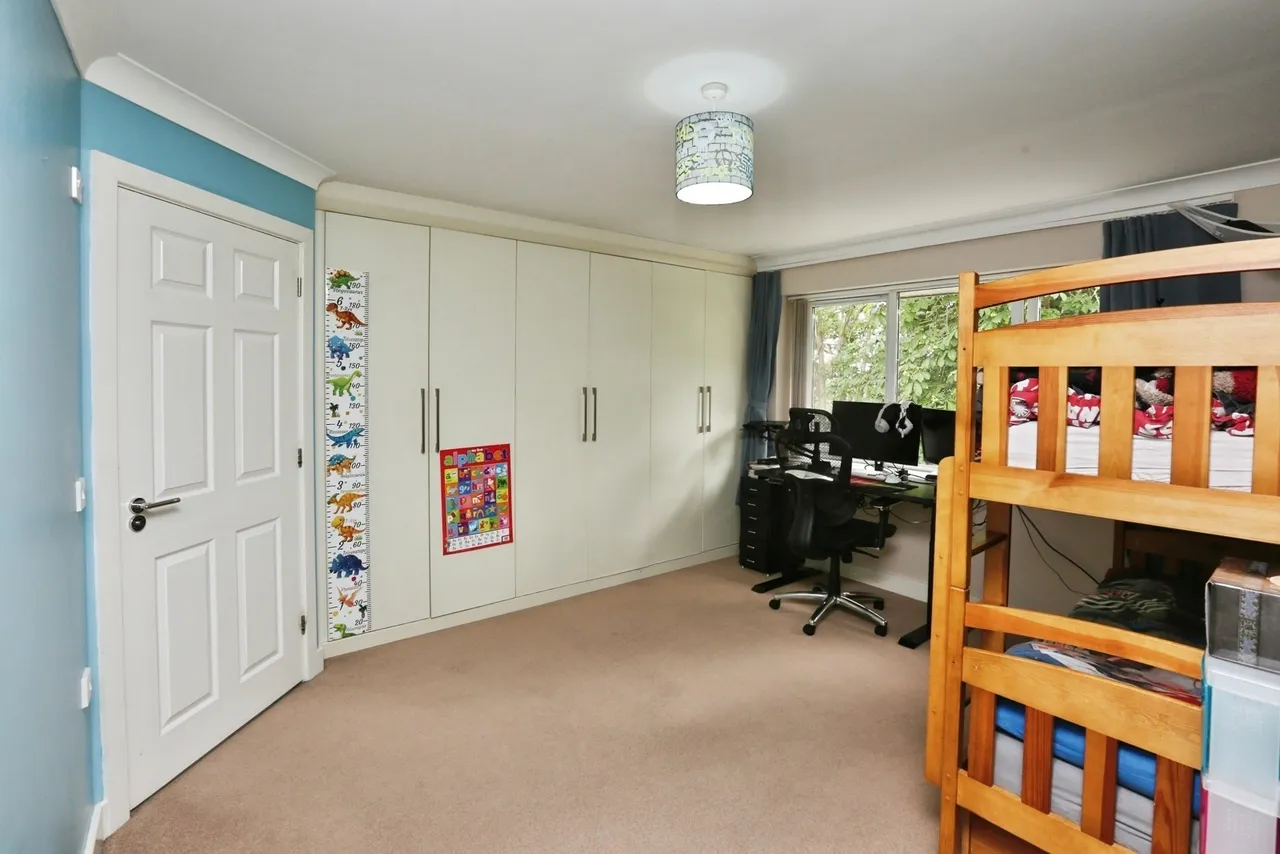 Regents Park Road, Southampton, SO15, photo 11