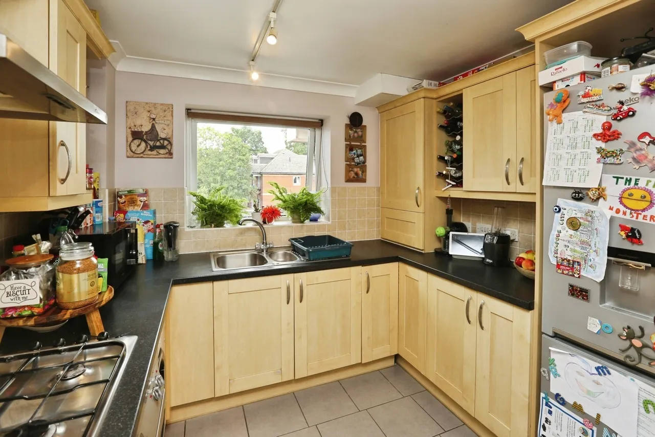 Regents Park Road, Southampton, SO15, photo 16