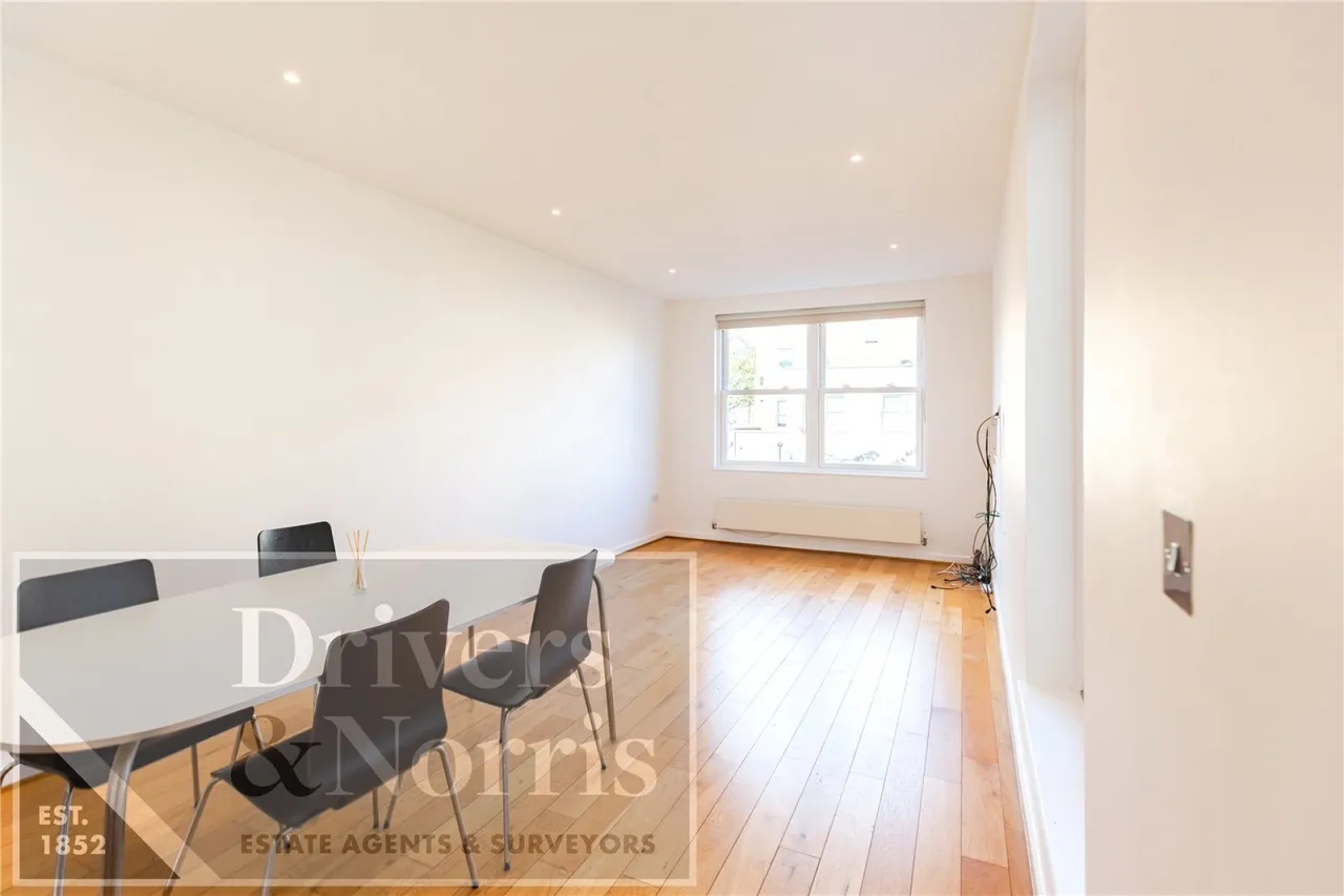 2 bed flat to rent, Shelburne Road, Islington, N7