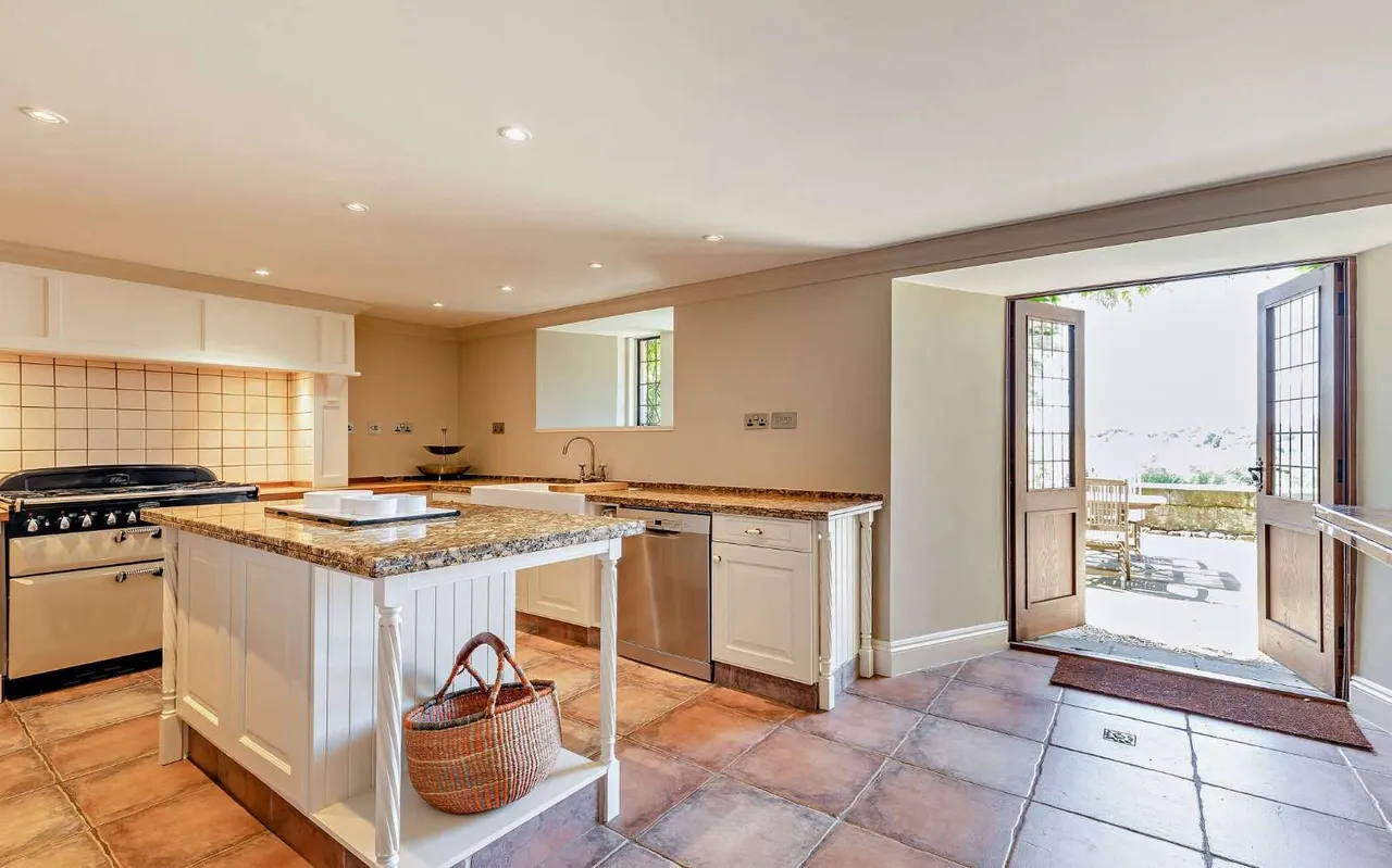 Dee Banks, Chester, Cheshire, CH3 5UU, photo 11
