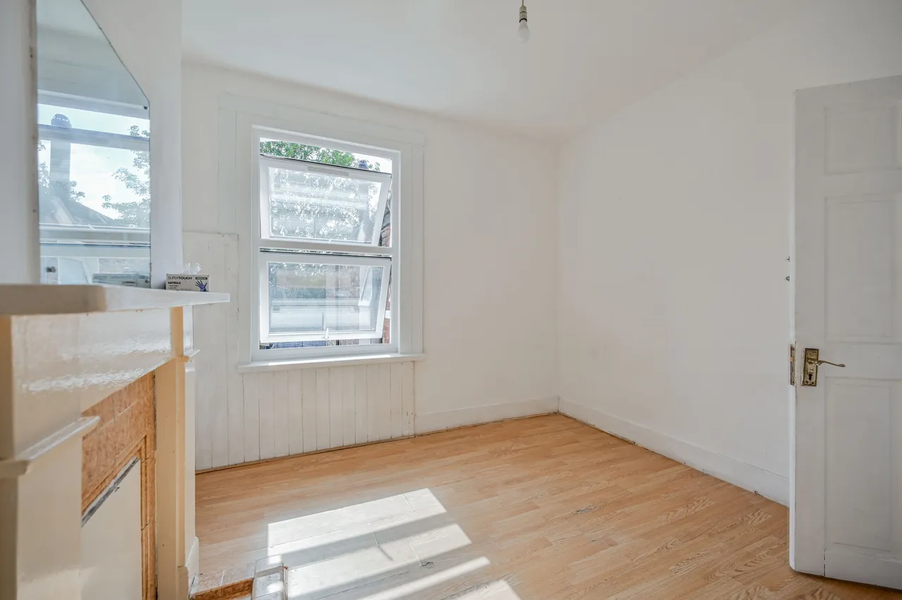 37 Cobham Road, London, photo 2