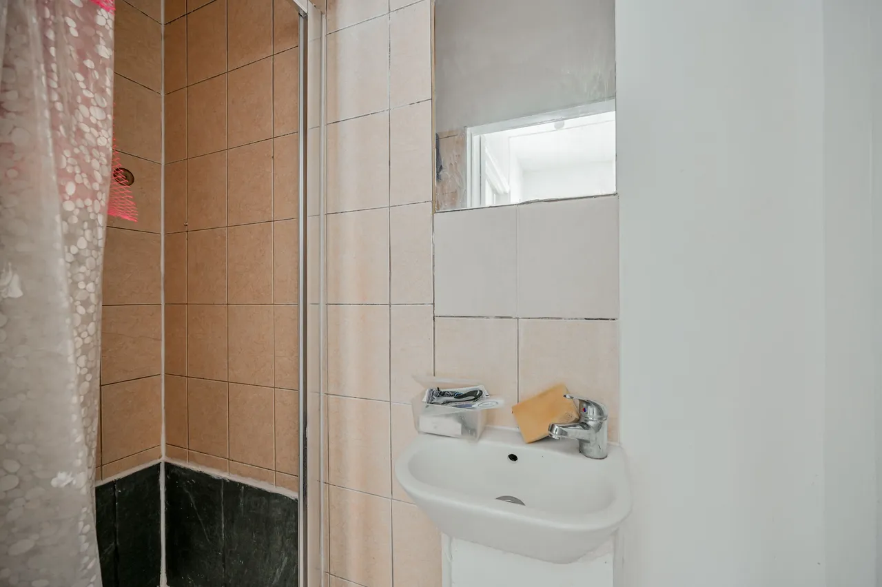 37 Cobham Road, London, photo 6