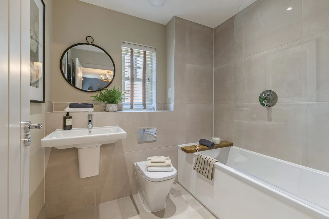 The Aspen, Headley Chase, KT18, photo 11