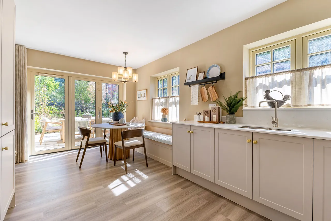 The Aspen, Headley Chase, KT18, photo 5