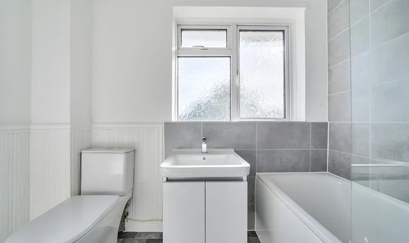 Harvester Road, Epsom, KT19, photo 20
